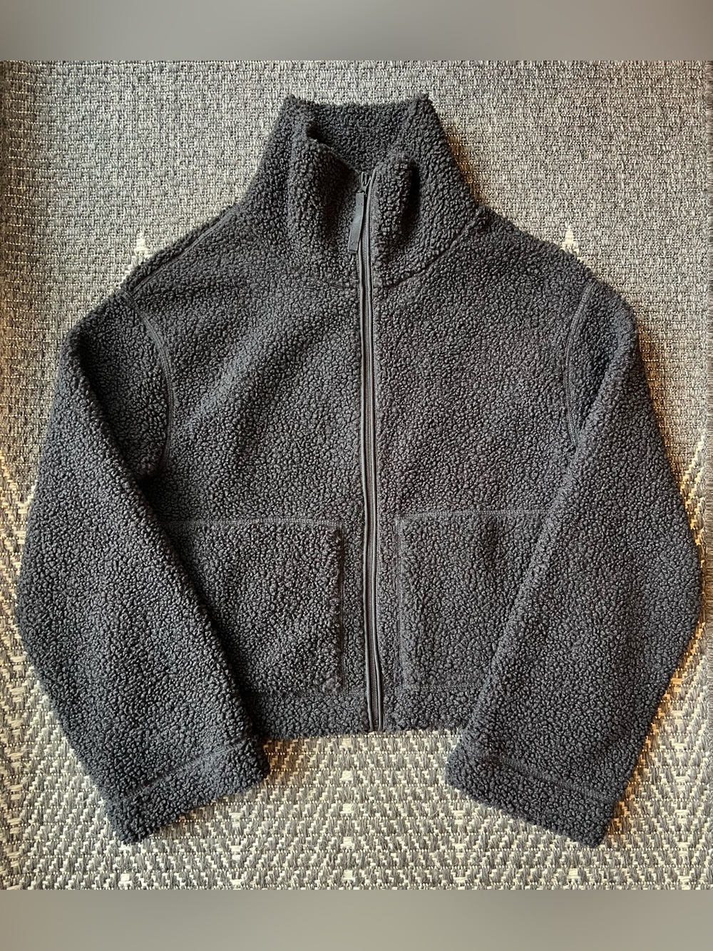 NWOT H&M Black Fleece Sherpa Teddy Women's Full Zip Jacket Funnel Neck Cropped M